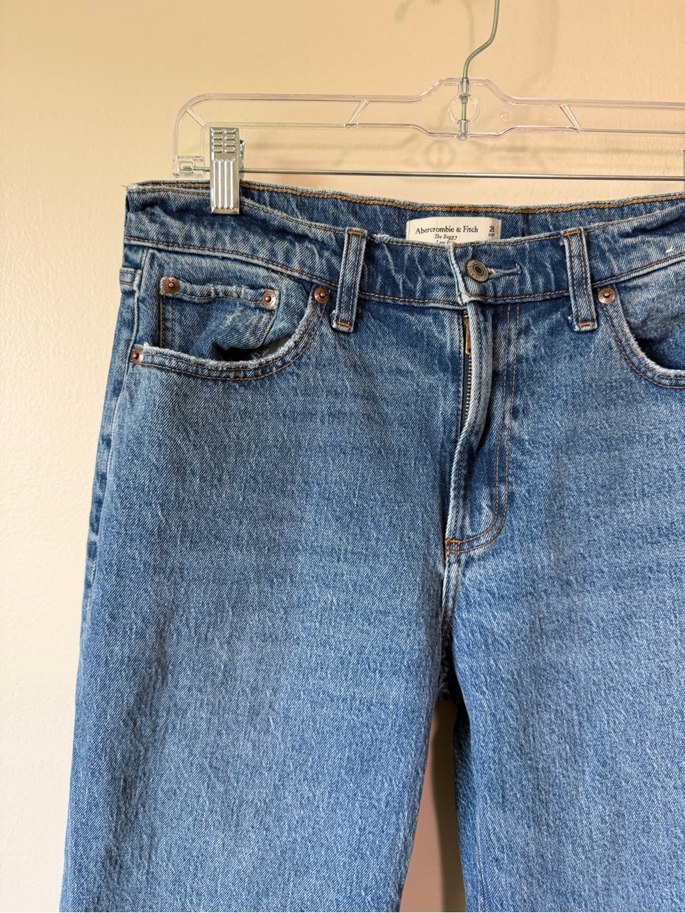 ABERCROMBIE & FITCH low rise baggy wide leg medium blue jean wash size 28 - Picture 5 of 7